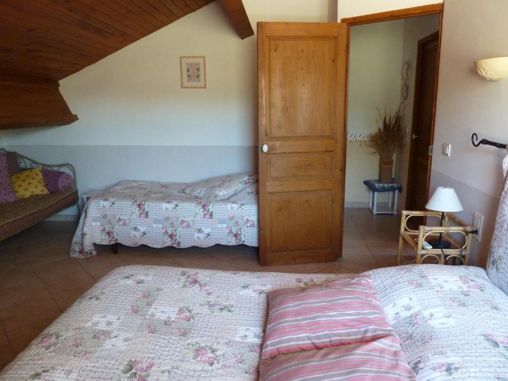 Les Cigales Bed & Breakfast Saint-Andiol Exterior photo