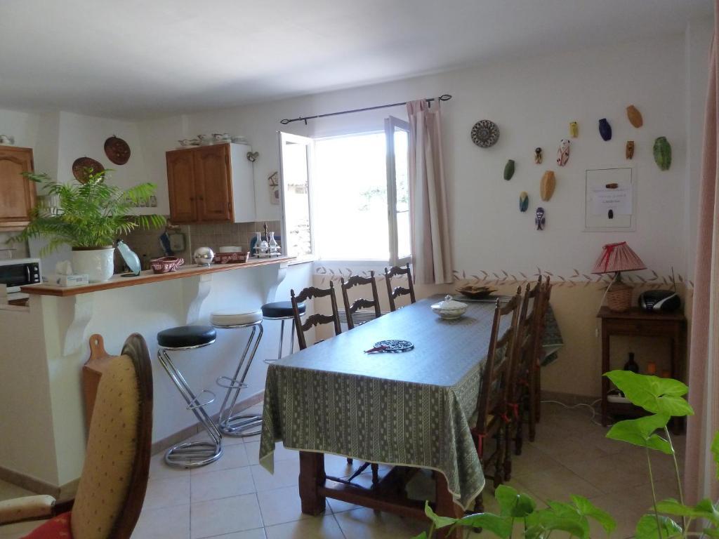 Les Cigales Bed & Breakfast Saint-Andiol Exterior photo