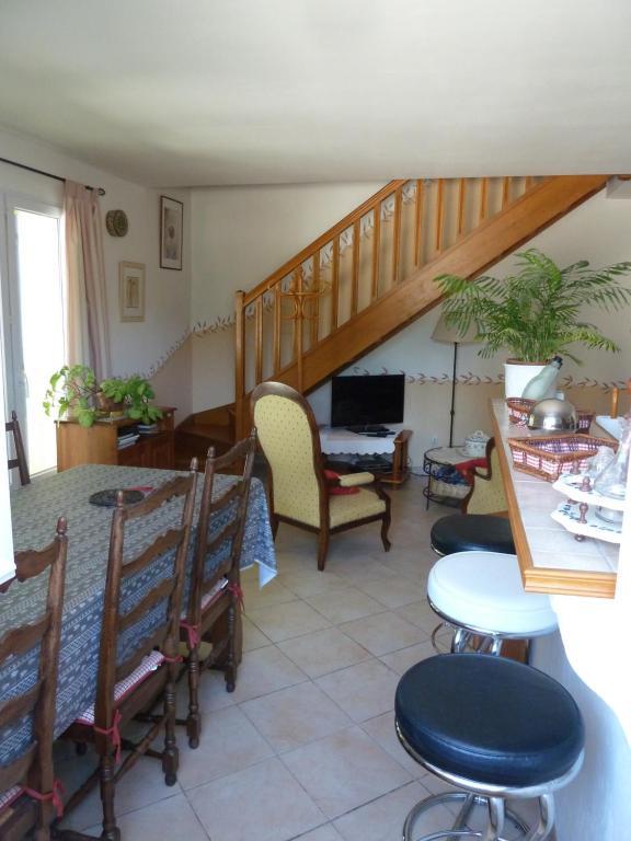 Les Cigales Bed & Breakfast Saint-Andiol Exterior photo